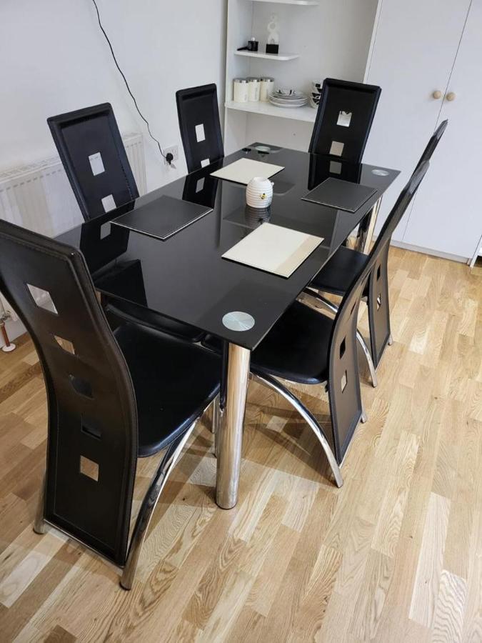 Fancy Basement Flat A Lejlighed London Eksteriør billede