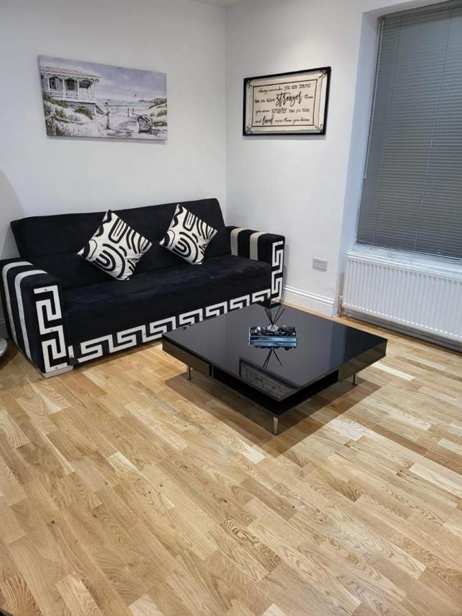 Fancy Basement Flat A Lejlighed London Eksteriør billede